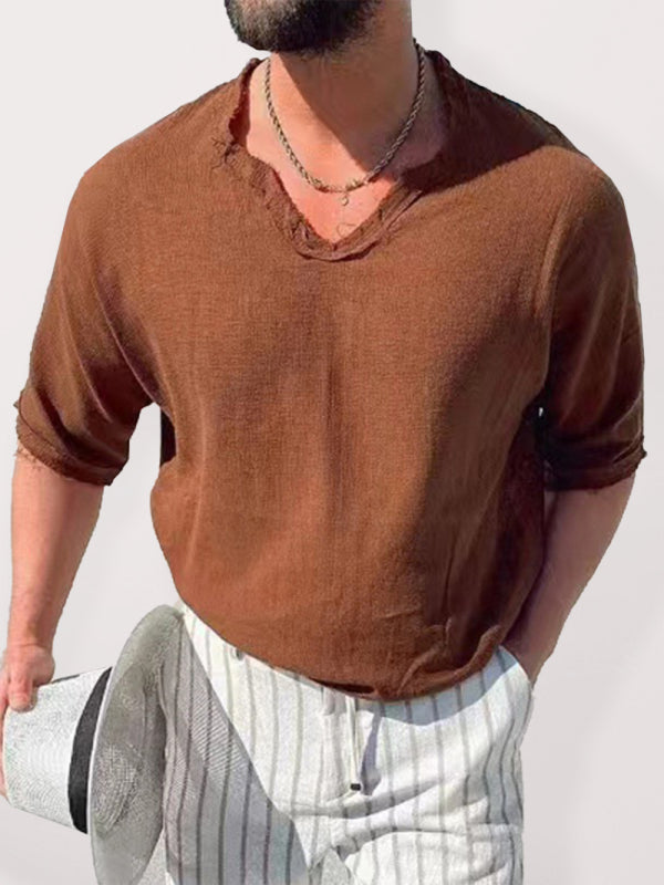Camiseta de hombre con cuello en V y elemento de color sólido 