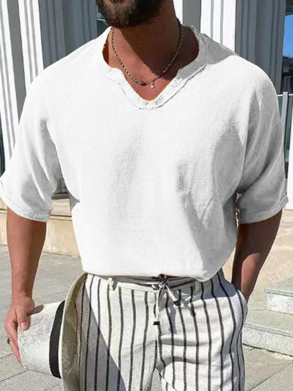 Camiseta de hombre con cuello en V y elemento de color sólido 