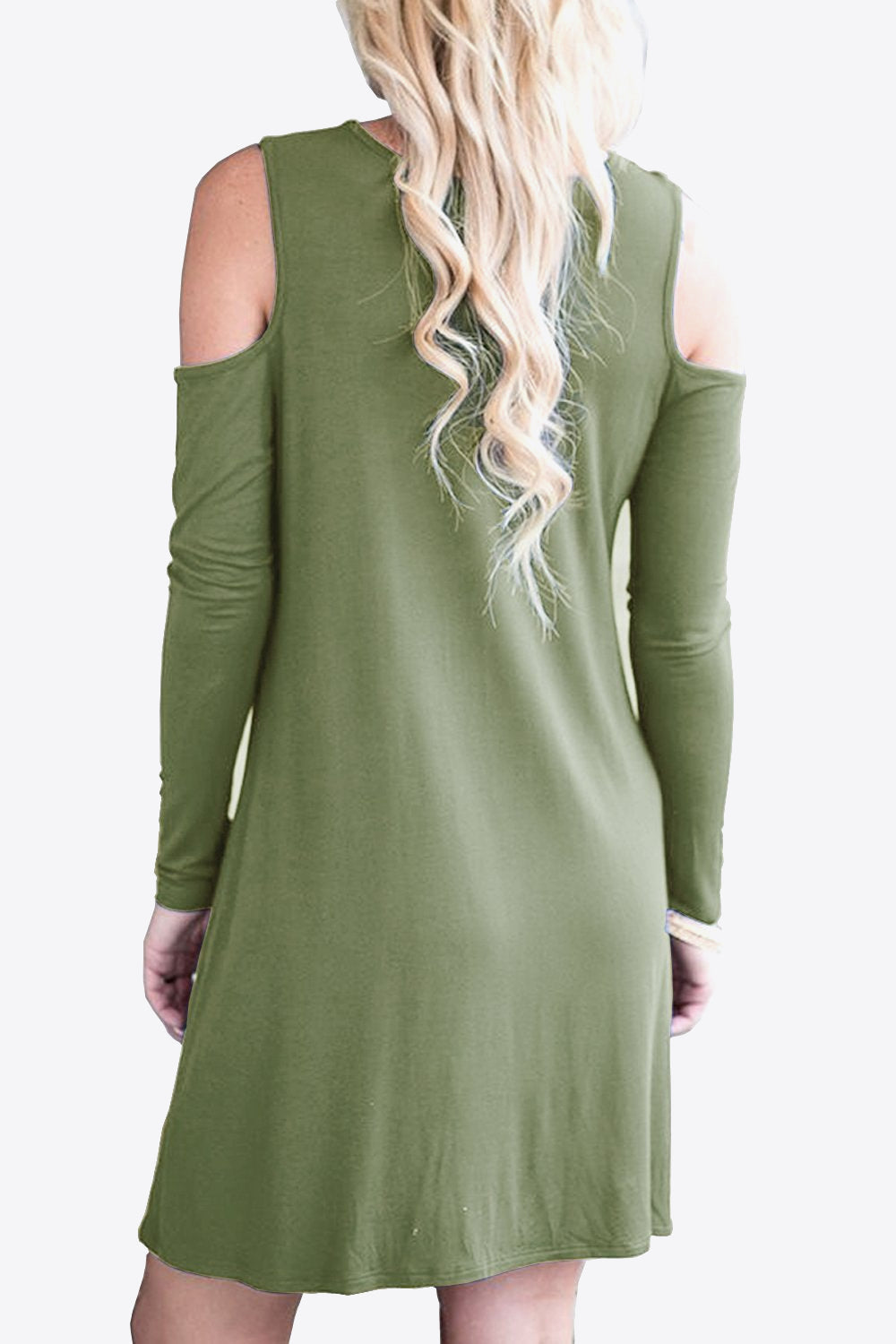 Vestido de cuello redondo de manga larga con hombros descubiertos