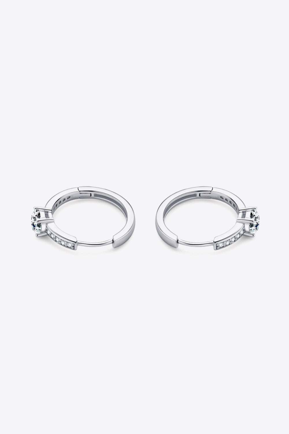Aretes enchapados en platino de moissanita de 1 quilate Carry Your Love