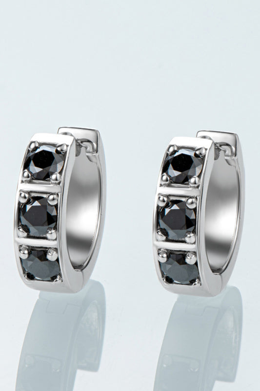 Pendientes Huggie con incrustaciones de moissanita