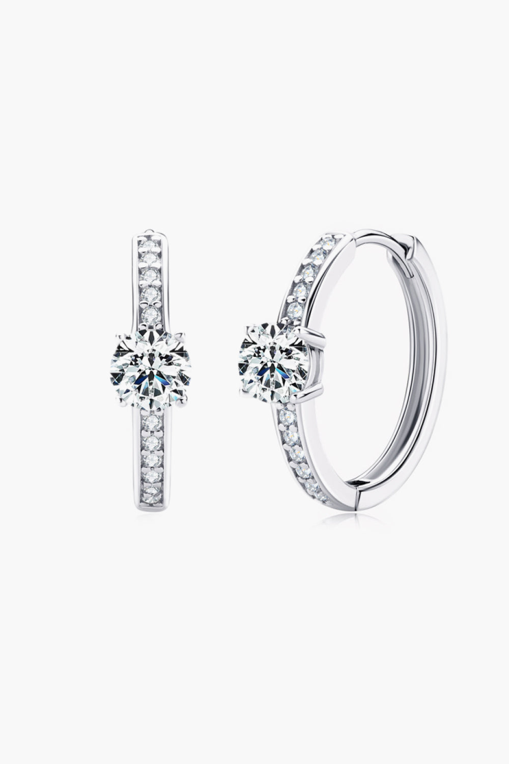 Aretes enchapados en platino de moissanita de 1 quilate Carry Your Love