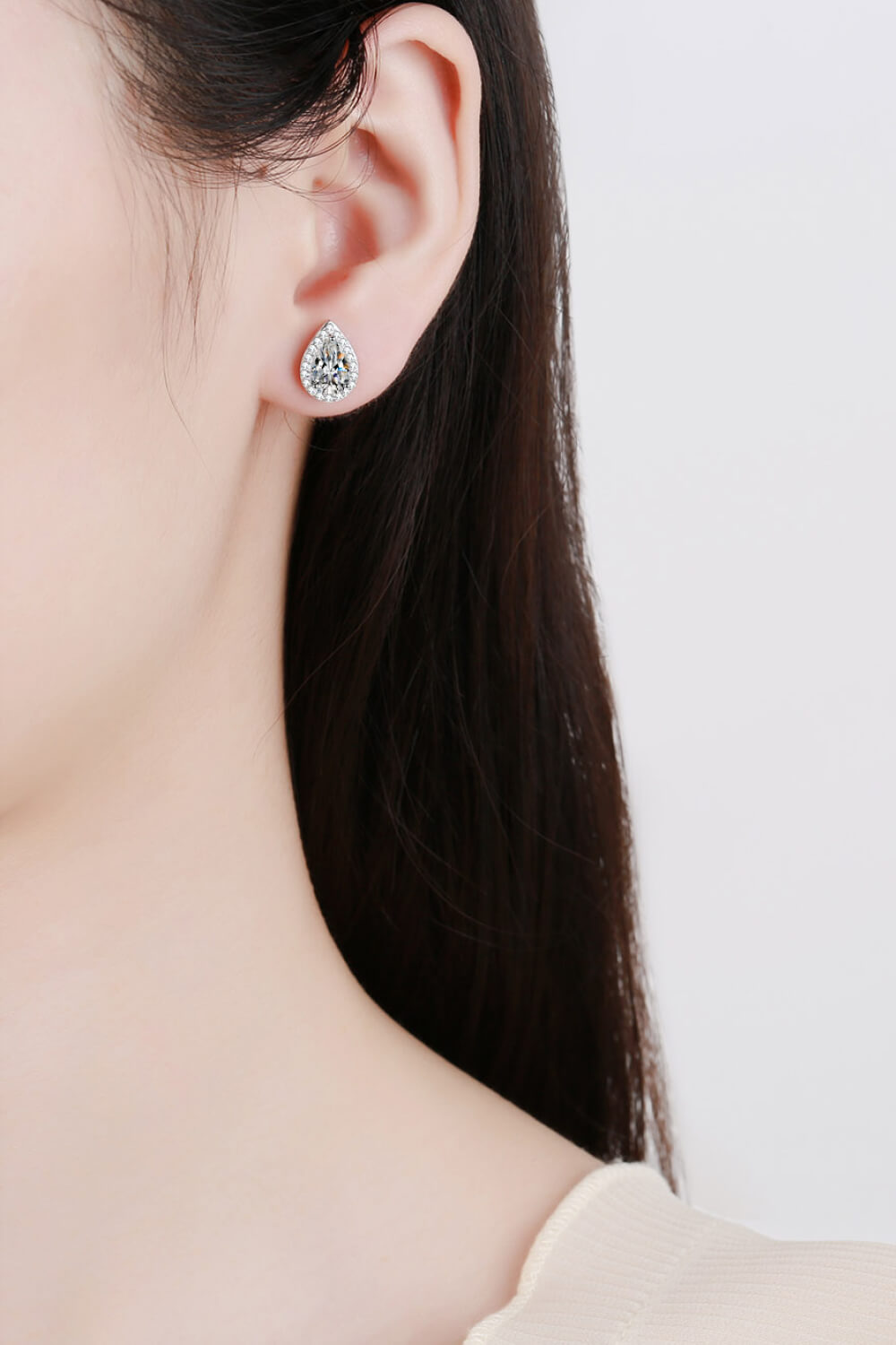 Aretes de moissanita con forma de lágrima