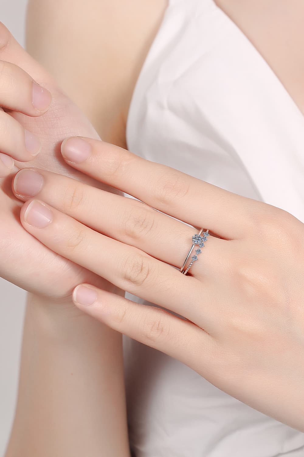 Juego de anillos de dos piezas de plata esterlina 925 moissanite