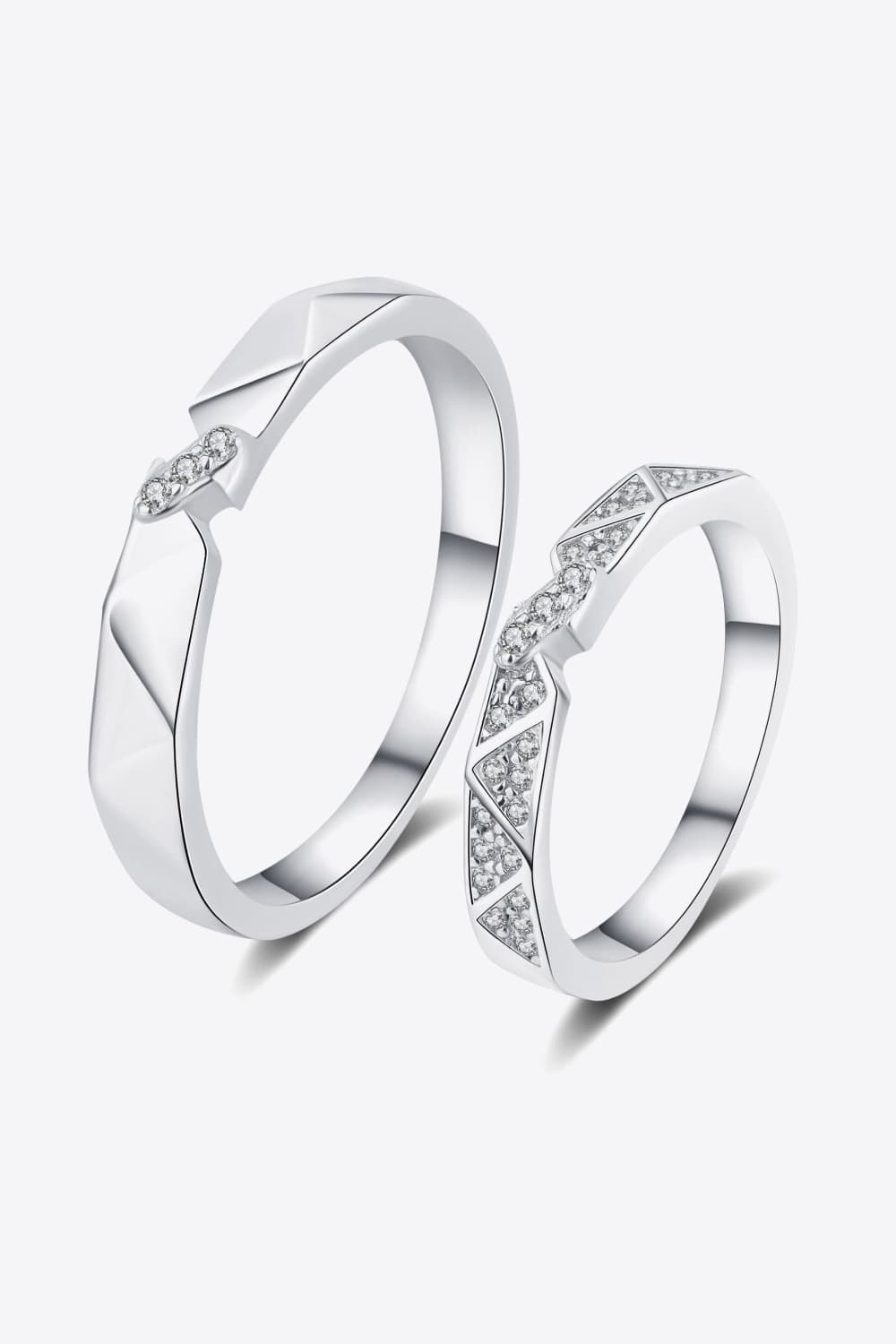 Anillo minimalista moissanite chapado en rodio