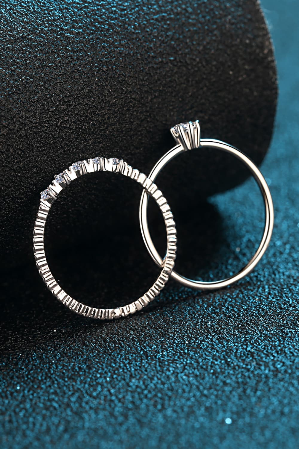 Juego de anillos de dos piezas de plata esterlina 925 moissanite