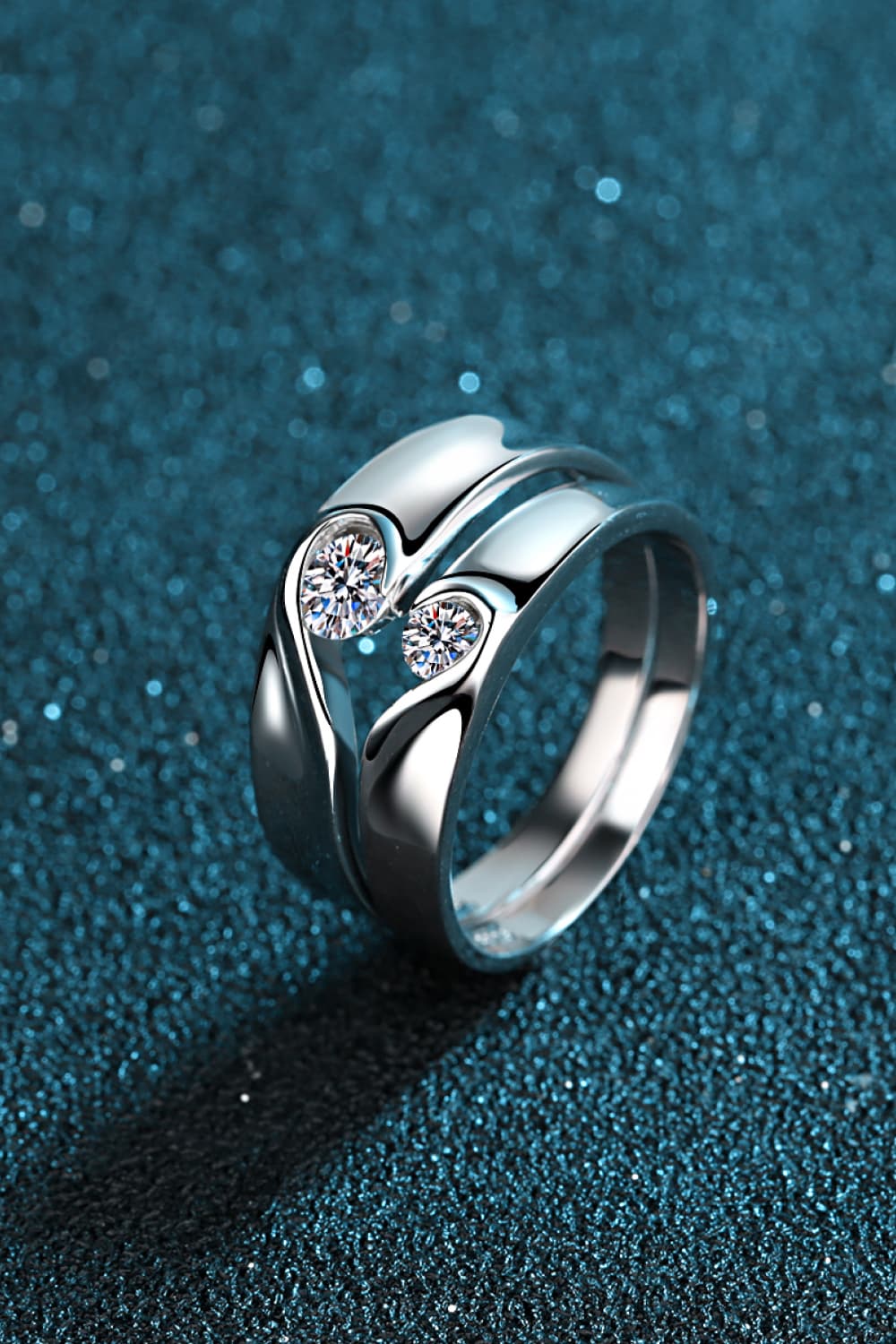 Anillo de moissanita con baño de rodio