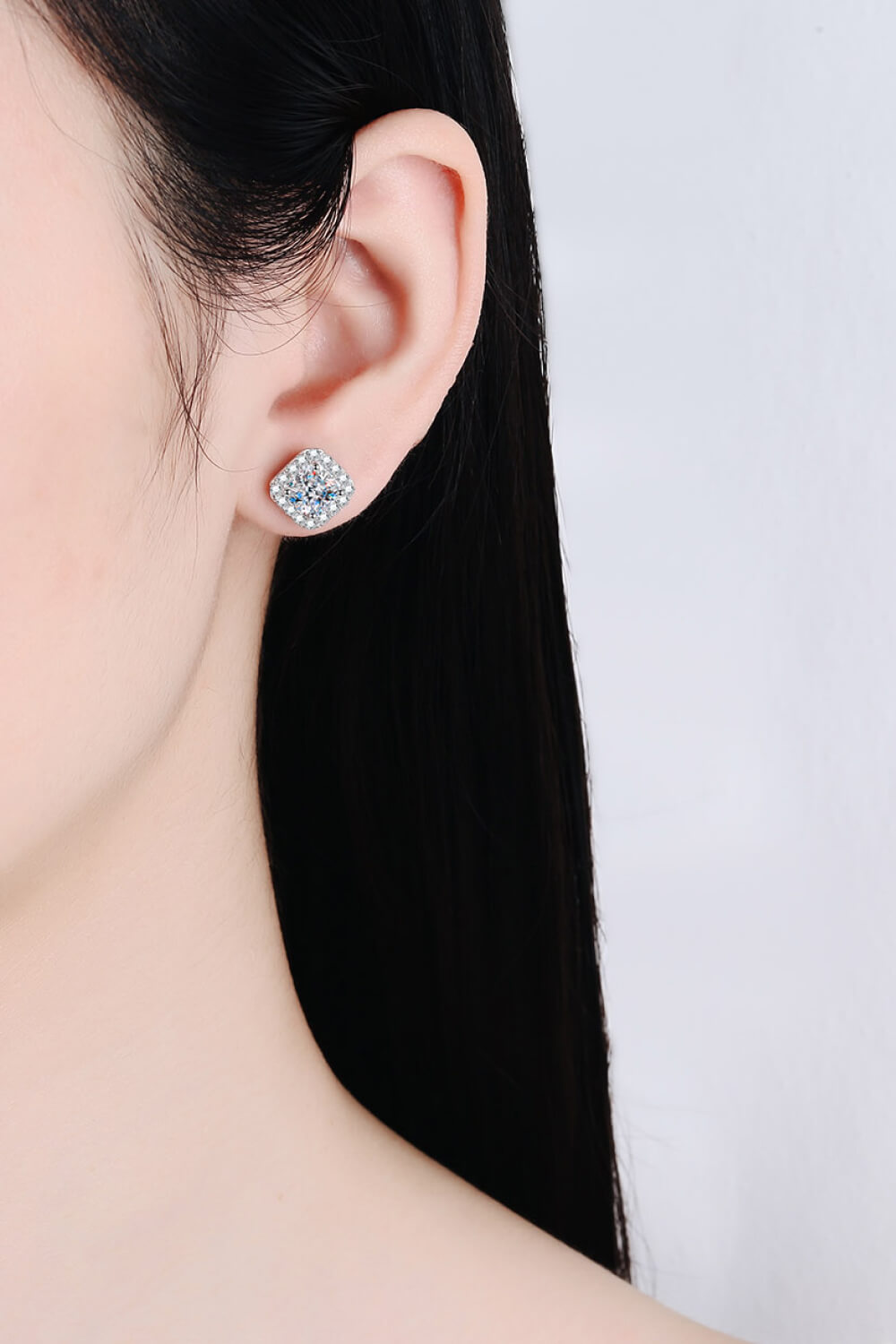 Aretes cuadrados de moissanita de 2 quilates con incrustaciones de plata de ley 925