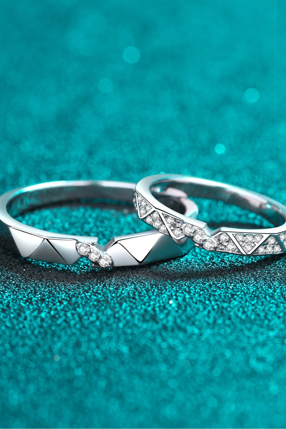 Anillo minimalista moissanite chapado en rodio