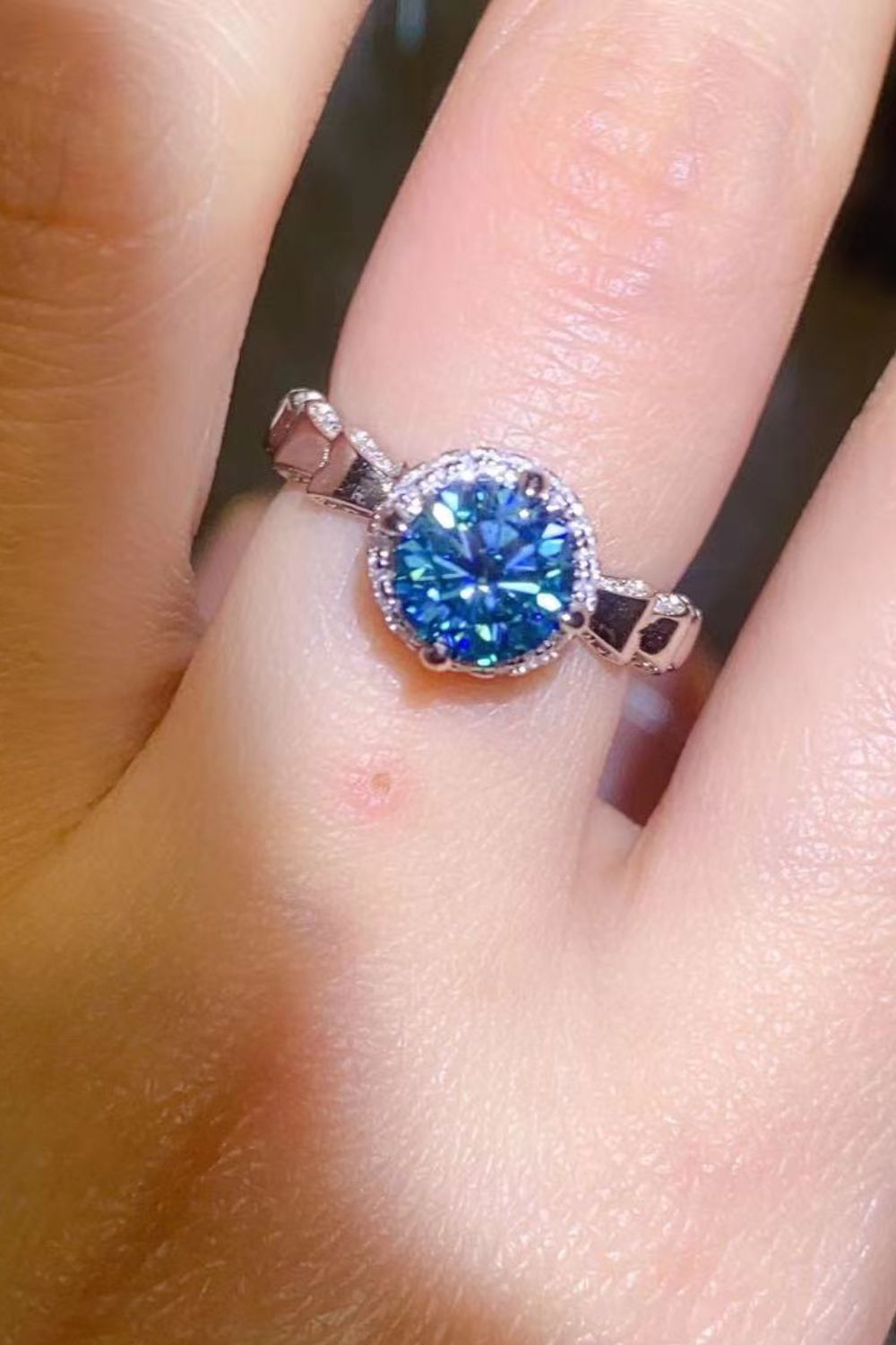Anillo de racimo de moissanita de 1 quilate de plata esterlina 925