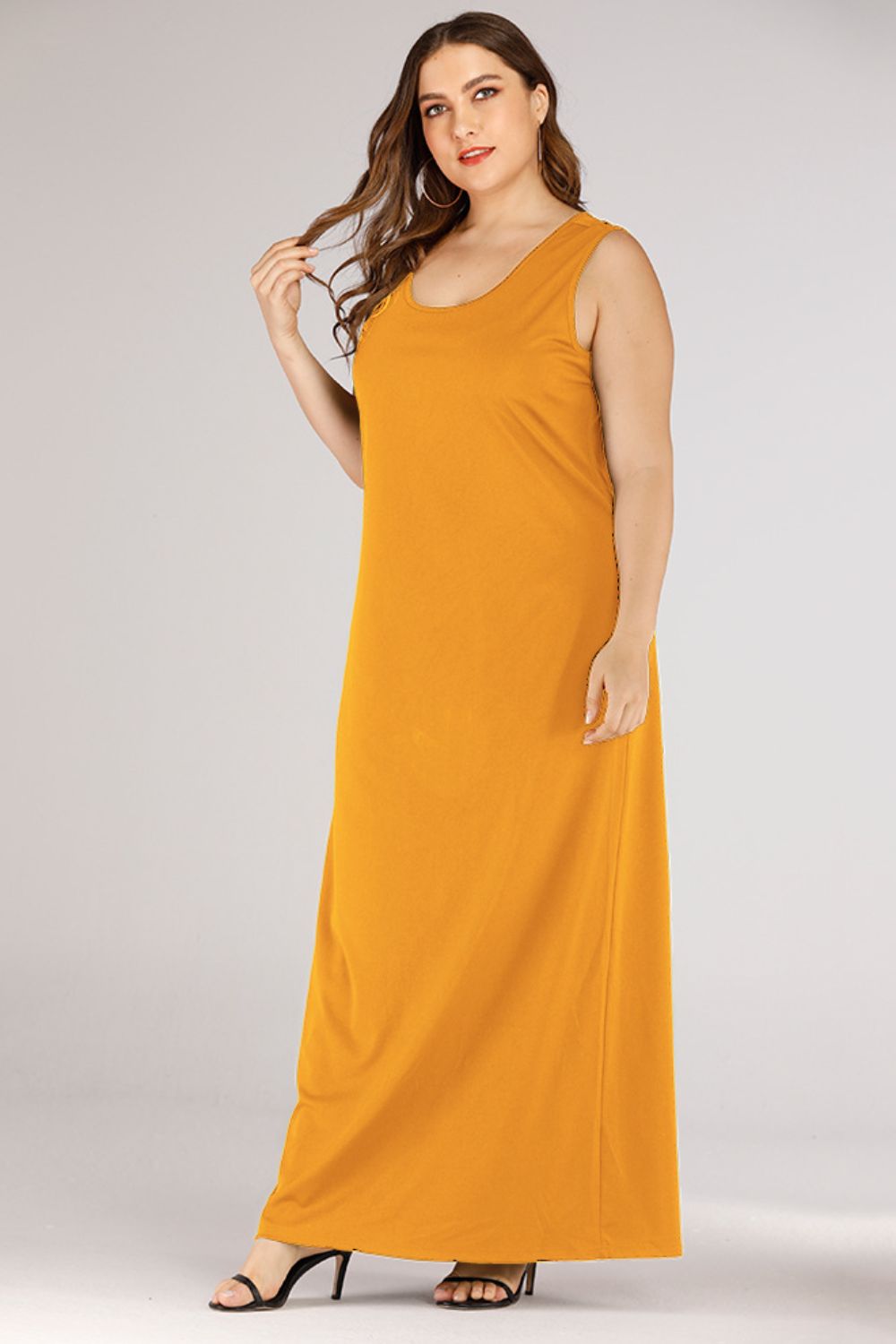 Vestido largo sin mangas con cuello redondo y talla grande