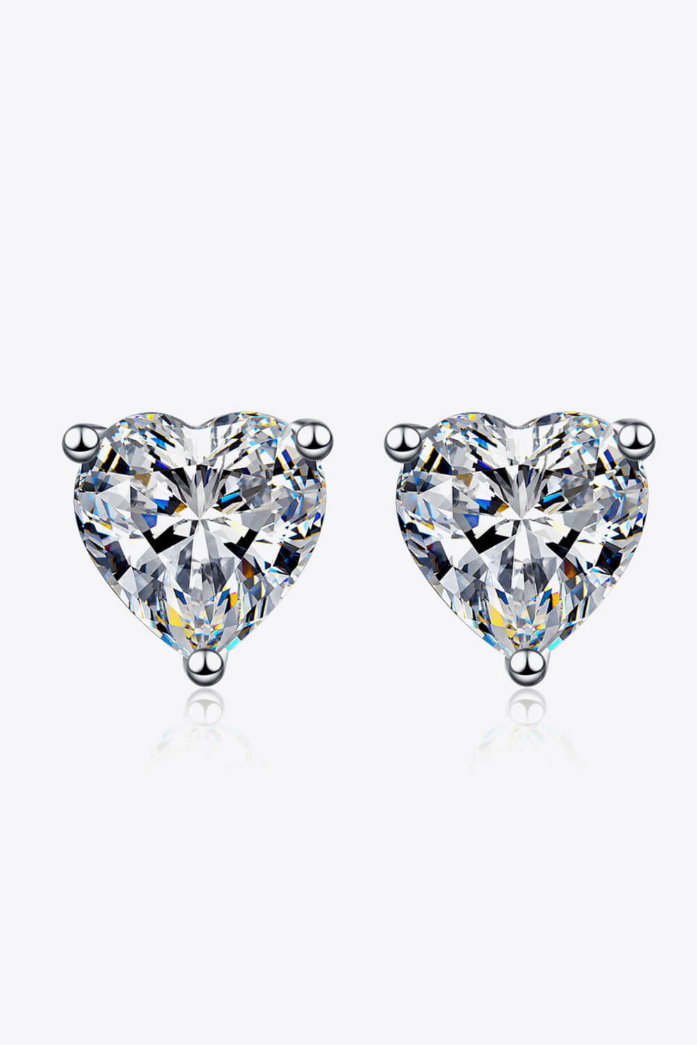 Aretes en forma de corazón de moissanita de 2 quilates