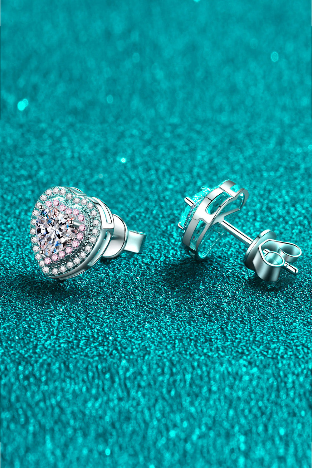 Aretes de moissanita en forma de corazón