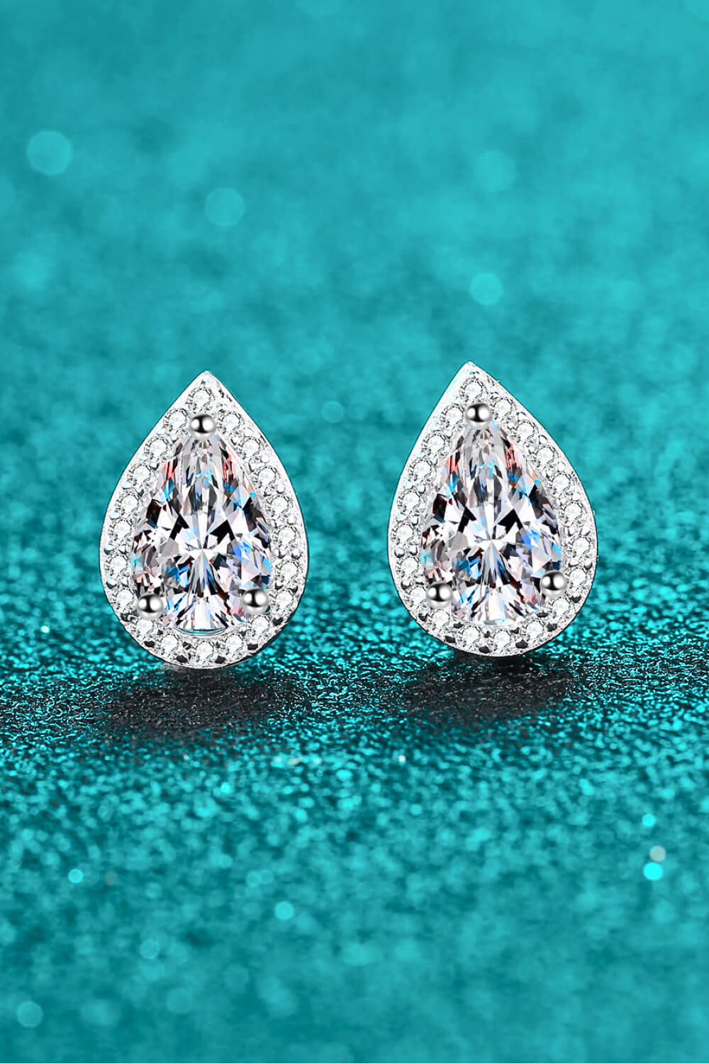 Aretes de moissanita con forma de lágrima