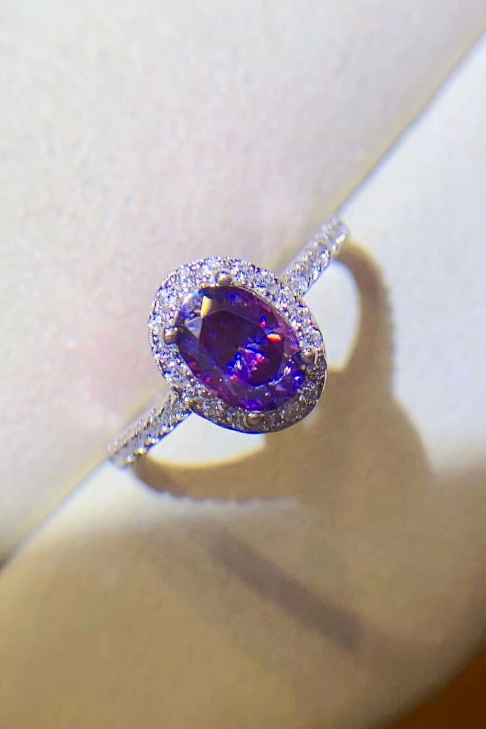 Anillo de plata de ley 925 con moissanita morada de 1 quilate