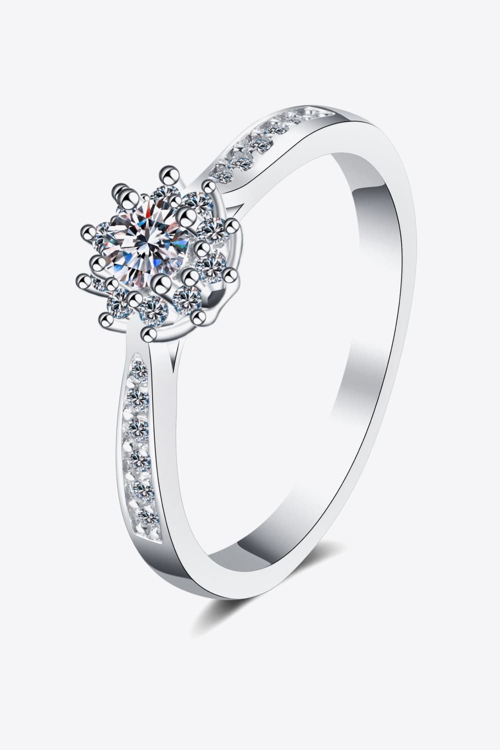 Anillo de copo de nieve chapado en rodio moissanite
