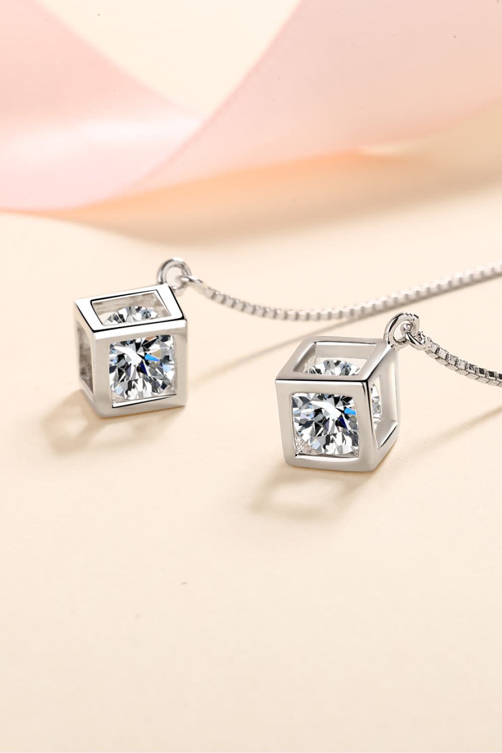 Pendientes de plata de ley 925 con moissanita de 2 quilates