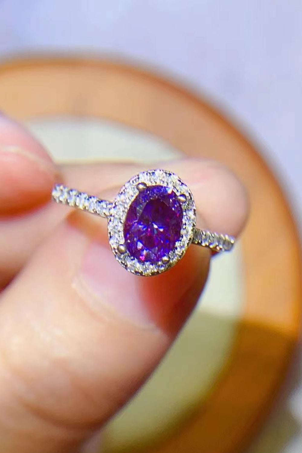 Anillo de plata de ley 925 con moissanita morada de 1 quilate