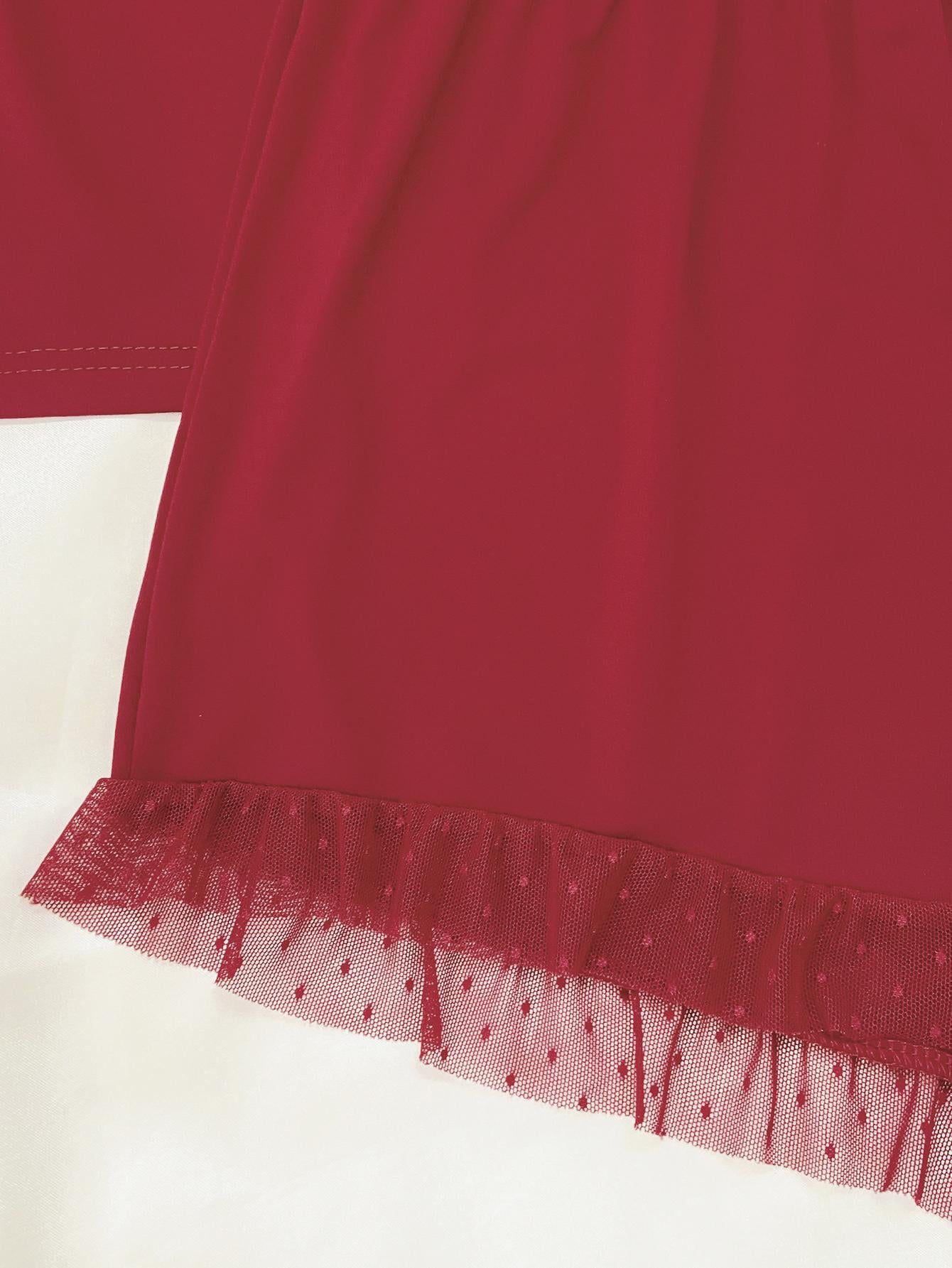 Conjunto de top sin mangas y pantalones cortos de malla empalmada con detalles fruncidos