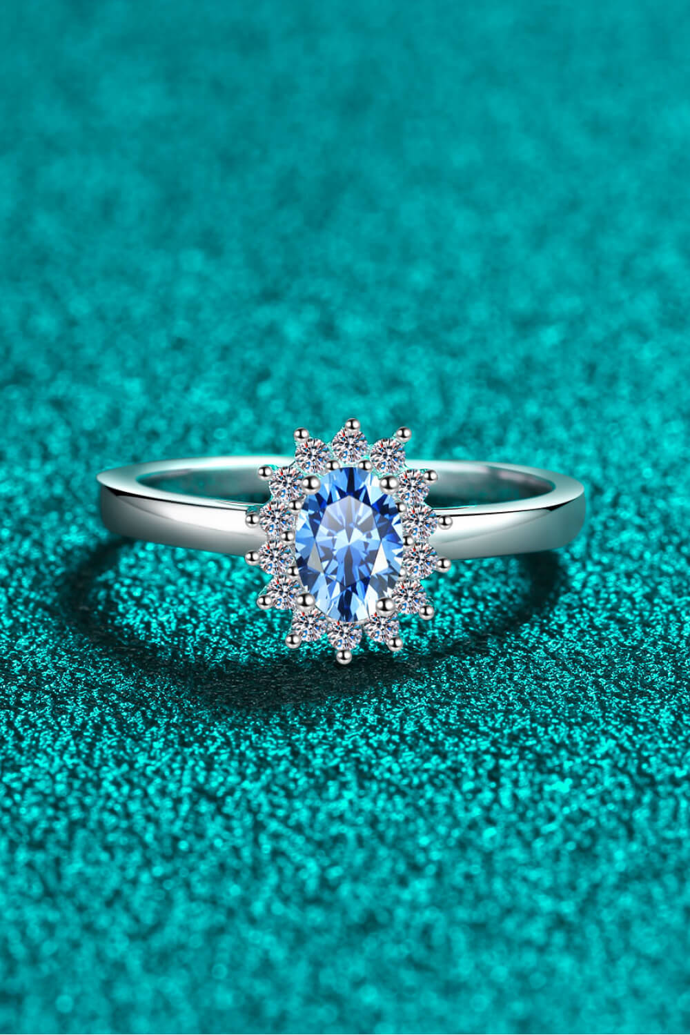 En mi propio anillo de moissanita