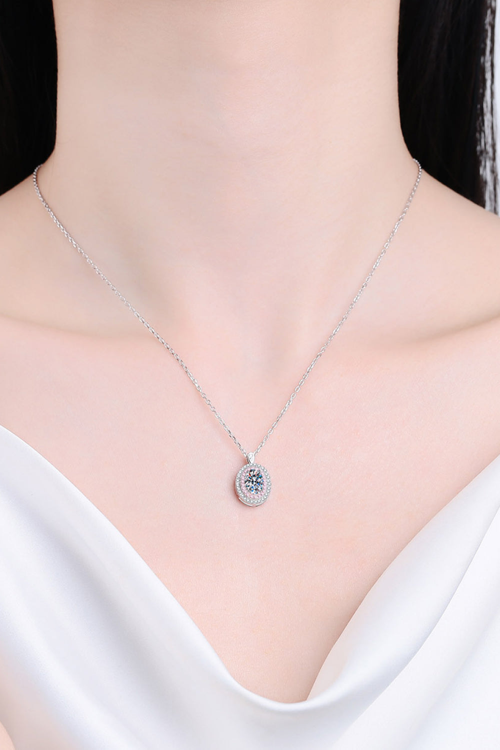 Collar con colgante de moissanita de 1 quilate de plata de ley 925 chapada en rodio