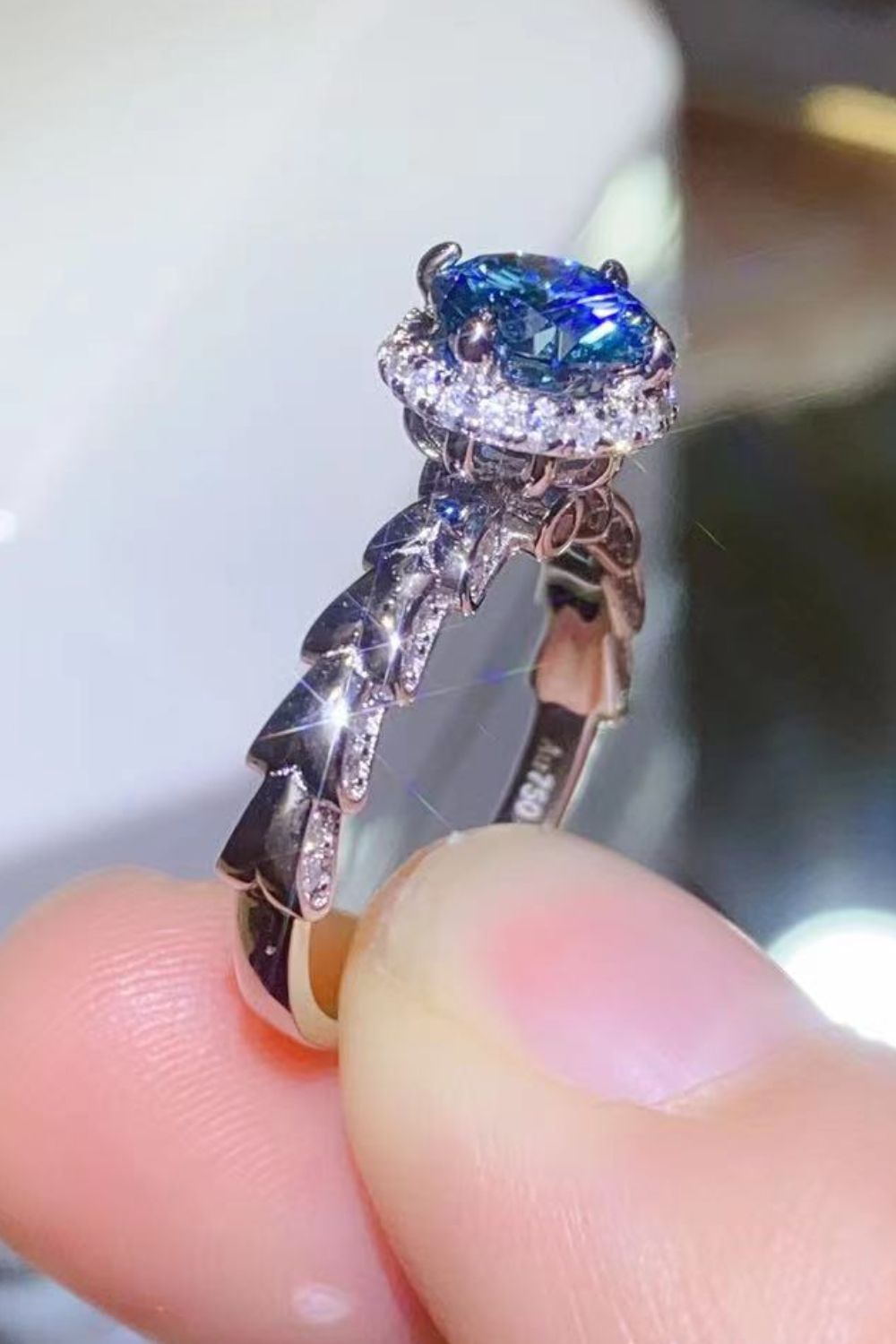 Anillo de racimo de moissanita de 1 quilate de plata esterlina 925