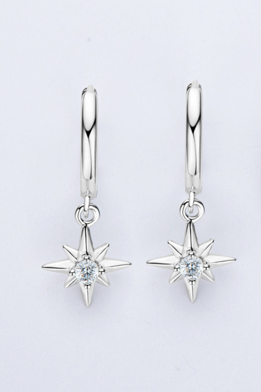 Aretes colgantes de estrella de moissanita
