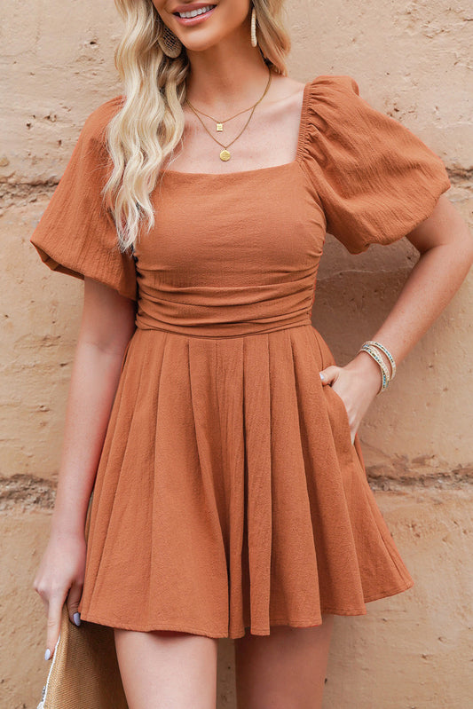 Vestido Plisado Escote Cuadrado Bolsillos