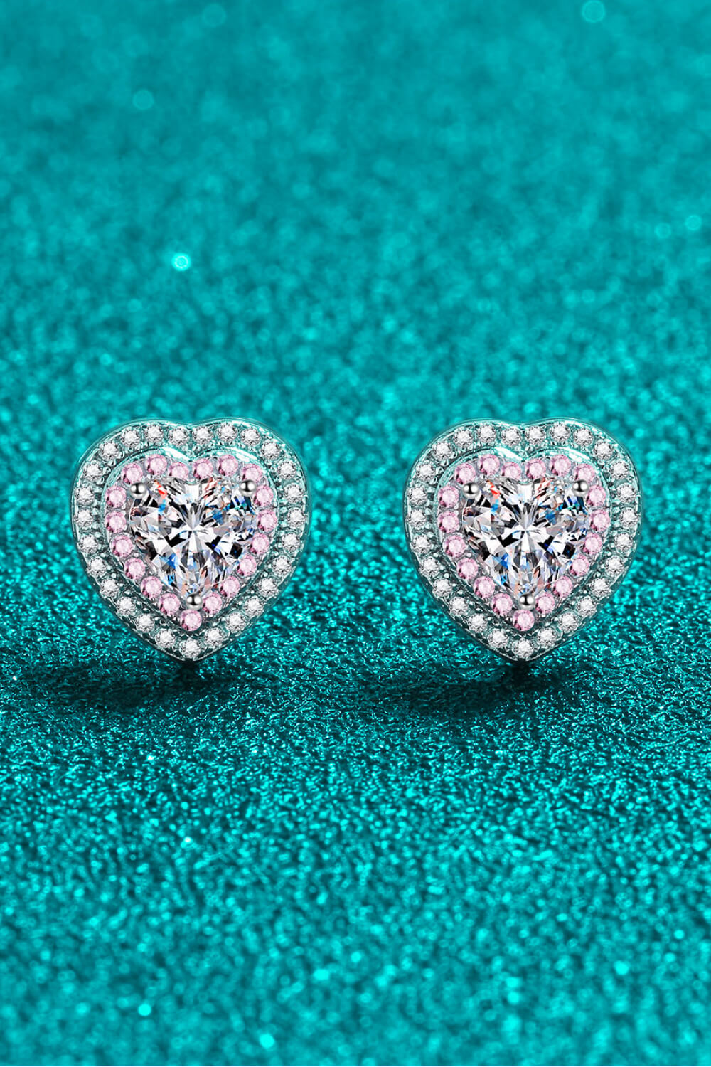 Aretes de moissanita en forma de corazón