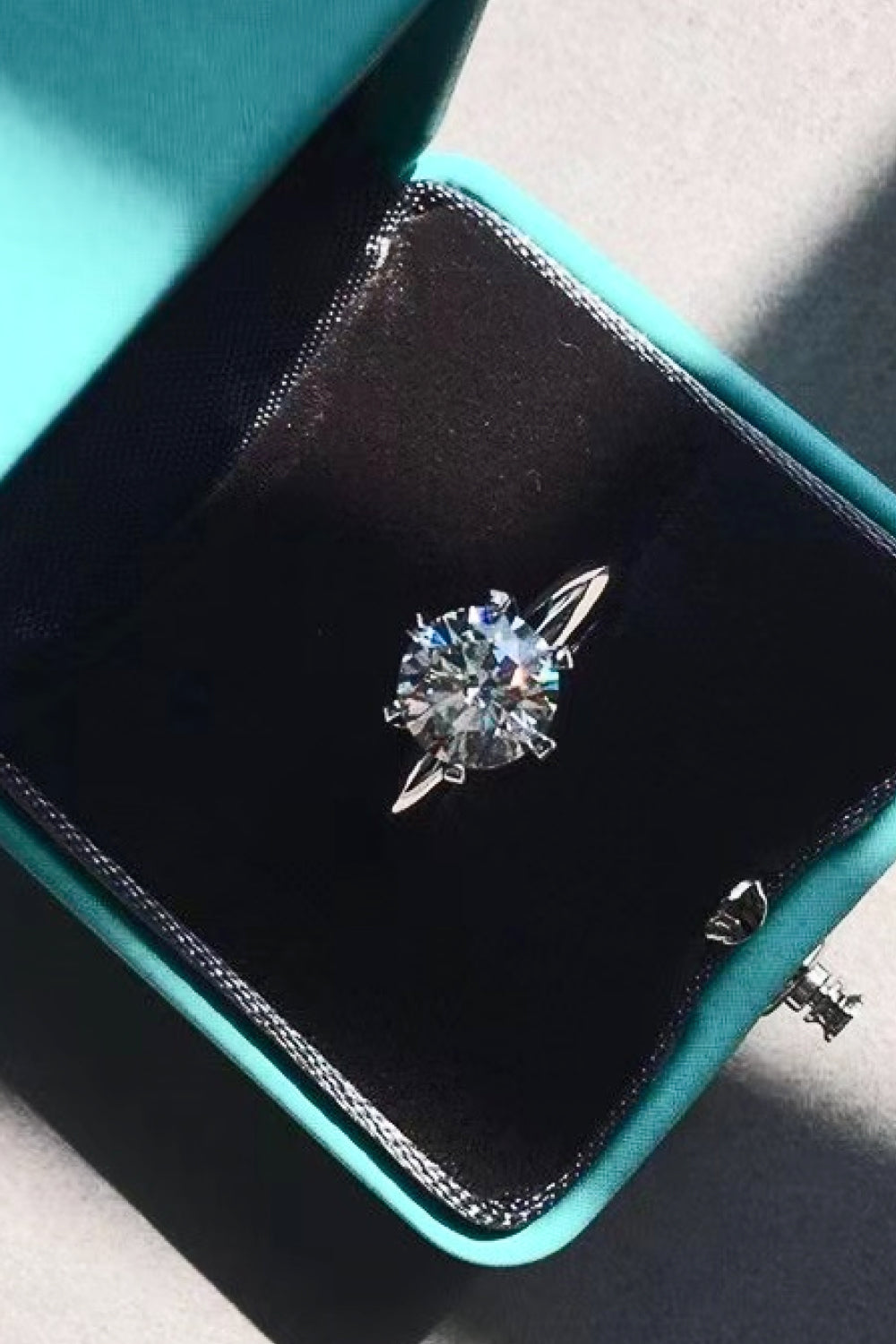Anillo de 6 puntas de moissanita de 3 quilates de plata de ley 925