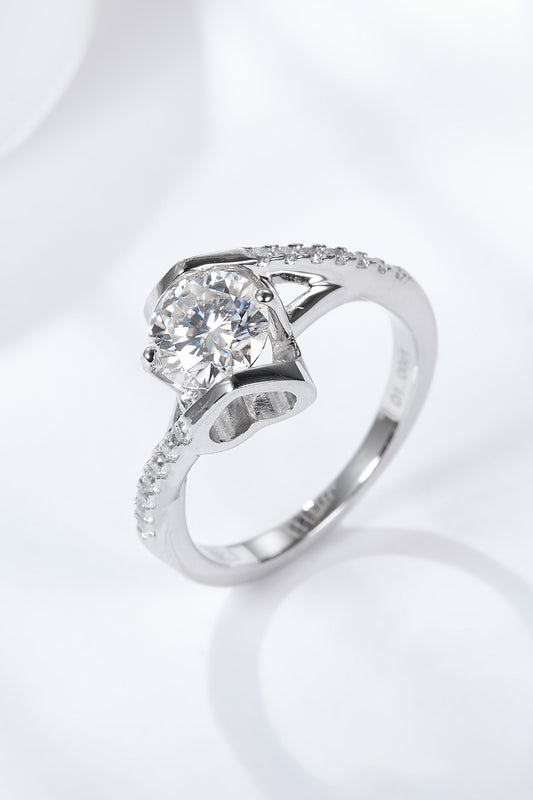 Anillo de moissanita chapado en platino Limitless Love