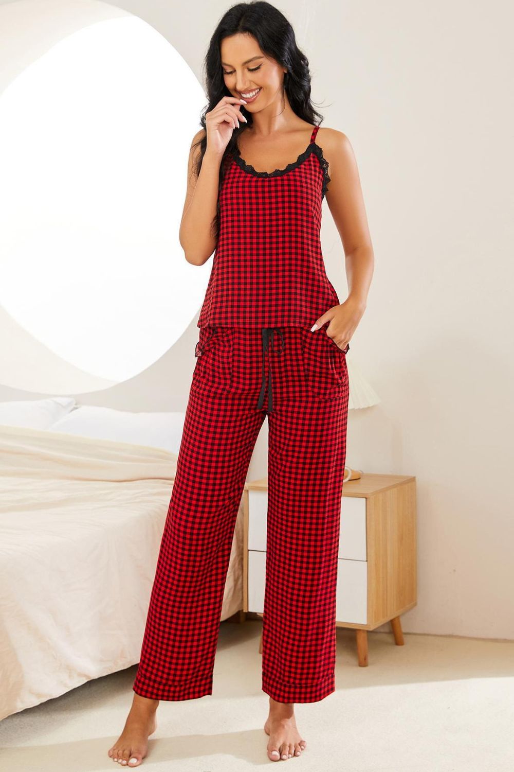Conjunto de pijama de camisola con ribete de encaje a cuadros y pantalones con cordón