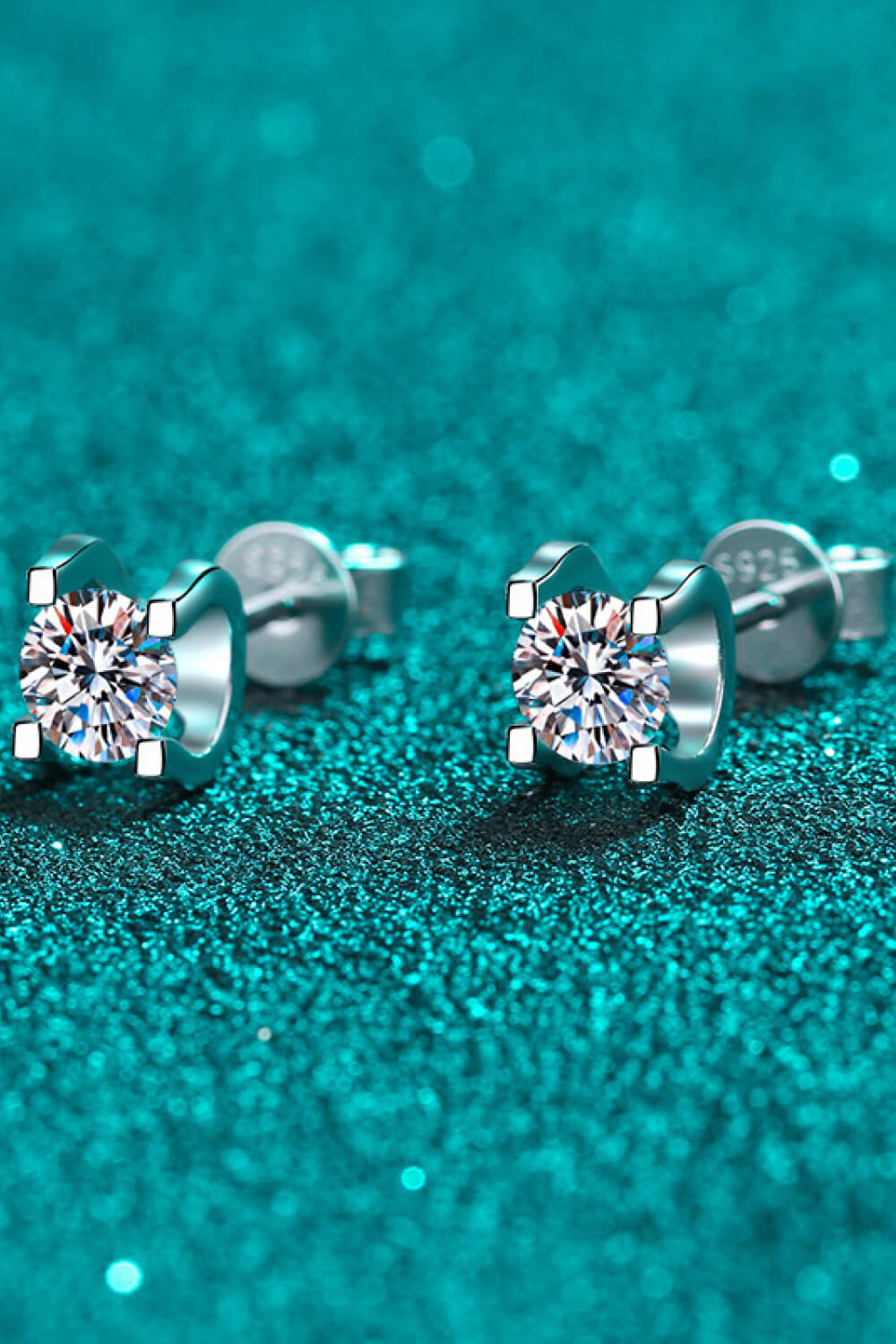 Aretes de moissanita de 1 quilate con amor ilimitado