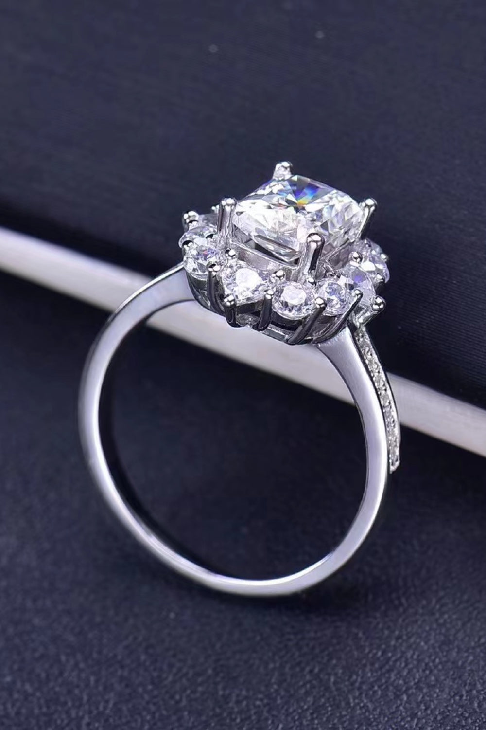 Need You Now Anillo de moissanita de 2 quilates